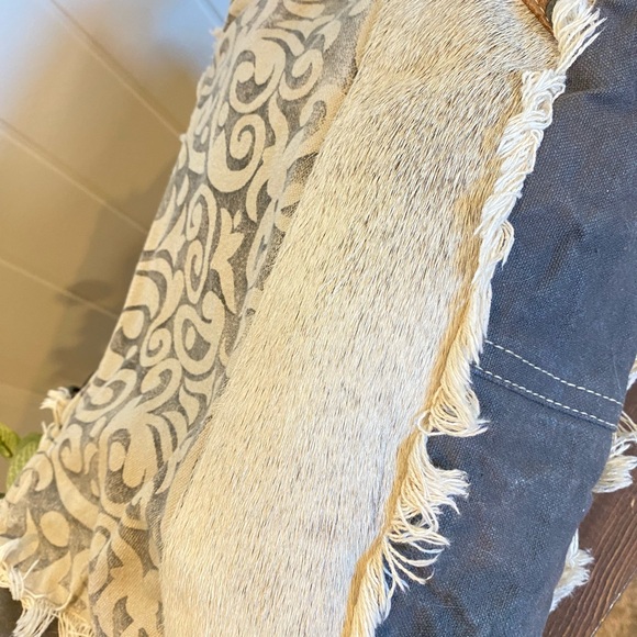 Myra Handbag Canvas, Cotton Patterned With Hide Fabric - Picture 12 of 16